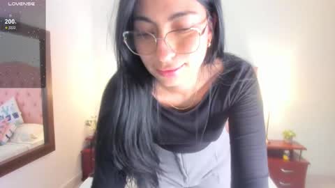 laurenn_smitth online show from February 12, 2025, 6:40 pm