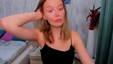 Snapshot of laurennhill chatting on September 15, 2025, 12:21 am laurennhill online show from September 15, 2025, 12:21 am