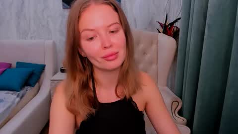 Snapshot of laurennhill chatting on September 16, 2025, 12:22 am laurennhill online show from September 16, 2025, 12:22 am
