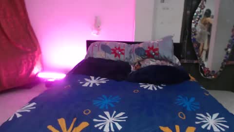 Lauren online show from October 3, 2025, 8:50 pm