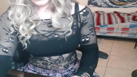 Lauren online show from February 9, 2025, 5:19 am