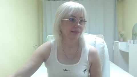 Snapshot of laurenwishy chatting on May 23, 2026, 5:34 am Lauren online show from May 23, 2026, 5:34 am