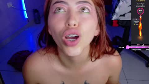 ANA LAURA online show from March 9, 2025, 5:44 am