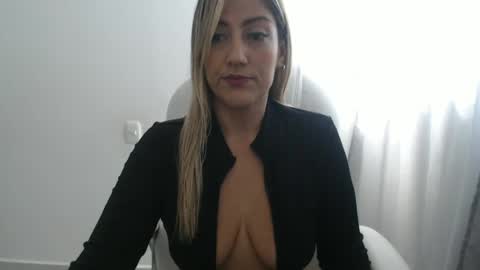 Laurita online show from June 21, 2026, 1:03 pm