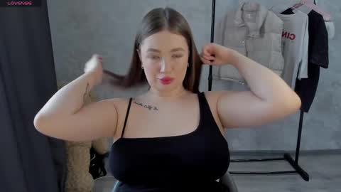 Snapshot of laurita_shy chatting on April 29, 2026, 7:56 am Diana online show from April 29, 2026, 7:56 am