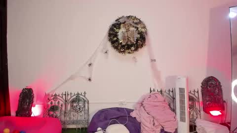 Snapshot of laurynjeffers chatting on October 4, 2025, 5:38 am LaurynJeffers online show from October 4, 2025, 5:38 am