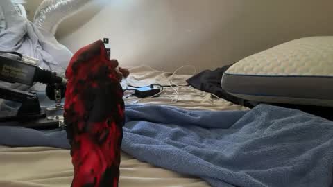 lausfavorite online show from September 27, 2025, 6:35 pm