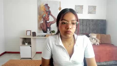 Snapshot of lauu7 chatting on June 18, 2026, 1:48 pm lauu7 online show from June 18, 2026, 1:48 pm