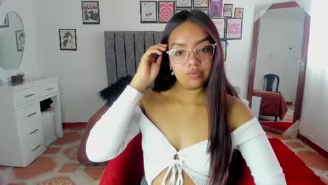 Snapshot of lauu7 chatting on July 15, 2026, 3:50 pm lauu7 online show from July 15, 2026, 3:50 pm
