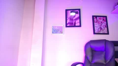 Snapshot of lauwild_ chatting on January 14, 2026, 11:16 am LauWild online show from January 14, 2026, 11:16 am