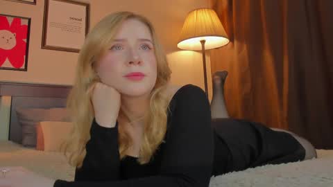 Snapshot of lavender_tender chatting on June 4, 2026, 8:48 pm Lav online show from June 4, 2026, 8:48 pm