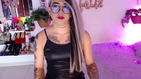 Cristina online show from December 13, 2025, 11:43 pm