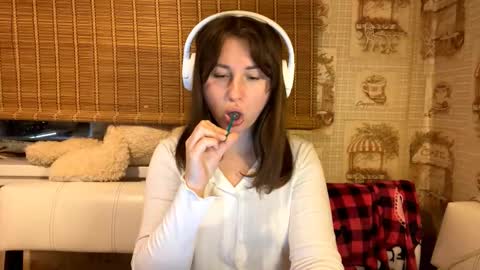 Emily online show from December 5, 2025, 3:20 pm