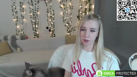 Mia online show from January 24, 2025, 8:22 pm