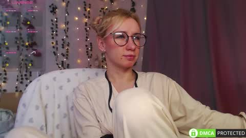 Mia online show from February 24, 2026, 10:02 am