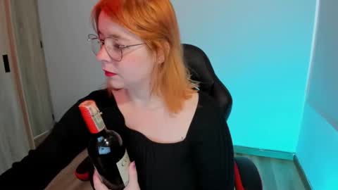 laylaah online show from September 30, 2025, 5:07 pm