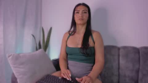 laya online show from April 19, 2026, 2:11 am