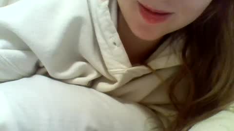 layannalea online show from December 10, 2024, 5:39 am