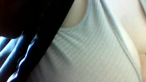 layannalea online show from May 12, 2026, 9:56 pm