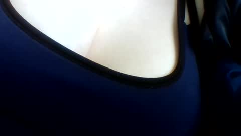 layannalea online show from May 19, 2026, 1:56 am