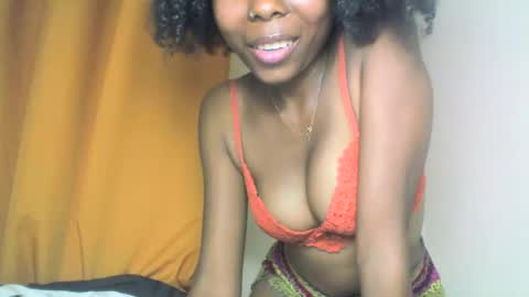 layannek online show from September 22, 2025, 6:32 pm