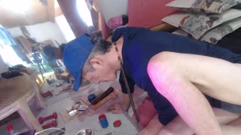 Laye19 online show from January 27, 2025, 3:28 pm