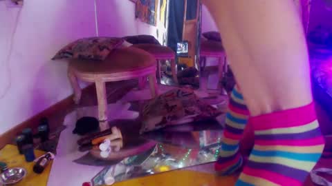 Laye19 online show from February 5, 2025, 5:31 pm