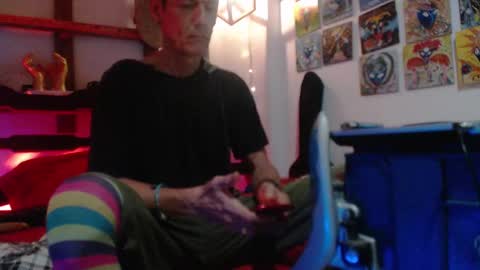 Laye19 online show from February 12, 2025, 5:47 am