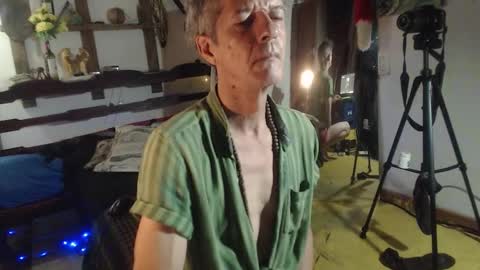 Laye19 online show from September 20, 2025, 2:34 am