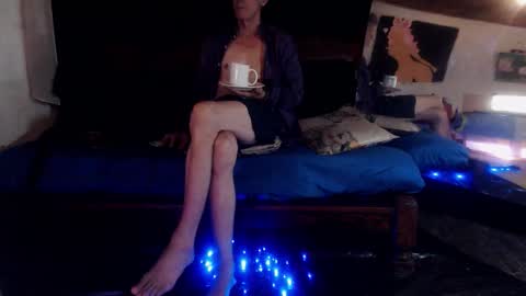 Laye19 online show from September 30, 2025, 2:05 am