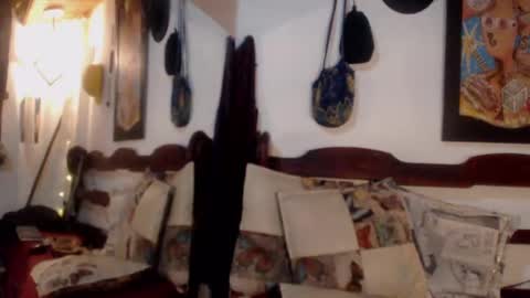 Laye19 online show from October 15, 2025, 2:55 am