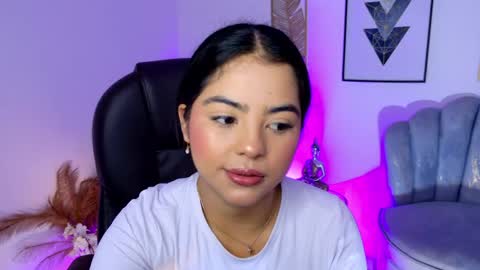 Snapshot of layla_breezee_ chatting on April 21, 2026, 11:05 am Layla Breezee online show from April 21, 2026, 11:05 am
