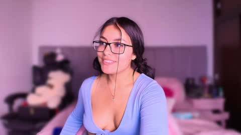 Layla online show from February 6, 2025, 6:35 pm