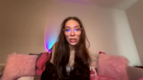 Snapshot of laylababi chatting on February 12, 2026, 6:47 pm Layla online show from February 12, 2026, 6:47 pm