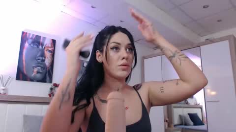laylacruz online show from December 7, 2024, 7:27 am