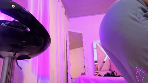 Snapshot of laylafoxy_tay chatting on October 14, 2025, 3:18 am laylafoxy_tay online show from October 14, 2025, 3:18 am