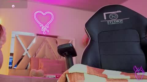 Snapshot of laylafoxy_tay chatting on November 3, 2025, 3:19 am laylafoxy_tay online show from November 3, 2025, 3:19 am