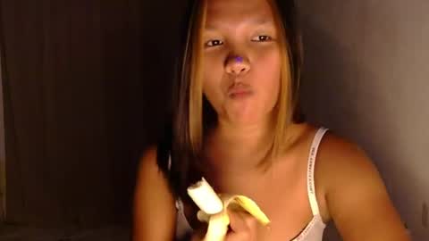 Snapshot of laylanimfa chatting on June 11, 2026, 12:32 am Nimfa online show from June 11, 2026, 12:32 am