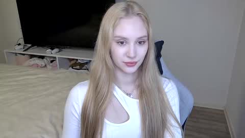 LaylaPretty001 online show from March 16, 2026, 5:35 am