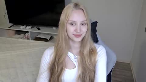 LaylaPretty001 online show from April 18, 2026, 10:08 am