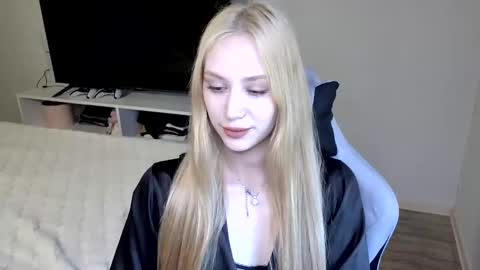LaylaPretty001 online show from June 1, 2026, 5:42 am
