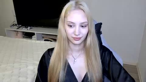 LaylaPretty001 online show from June 24, 2026, 4:22 am