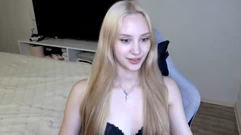 LaylaPretty001 online show from July 8, 2026, 5:01 am