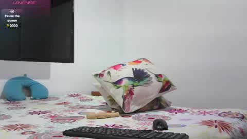 laylashani online show from March 10, 2025, 4:07 am