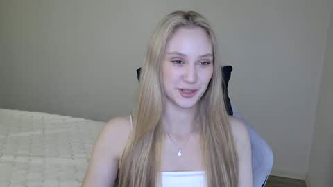 Snapshot of laylla001 chatting on October 6, 2025, 6:00 am Laylla001 online show from October 6, 2025, 6:00 am