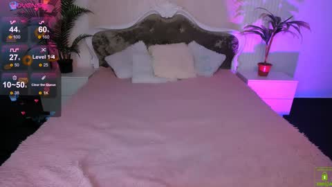 layriantavee online show from December 22, 2024, 6:39 am