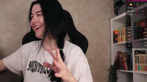 Lisa online show from September 25, 2025, 4:05 am