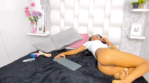 lea_abbey online show from March 7, 2025, 3:49 pm