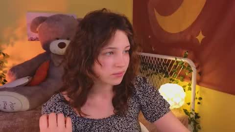 Lea online show from March 3, 2025, 6:33 pm