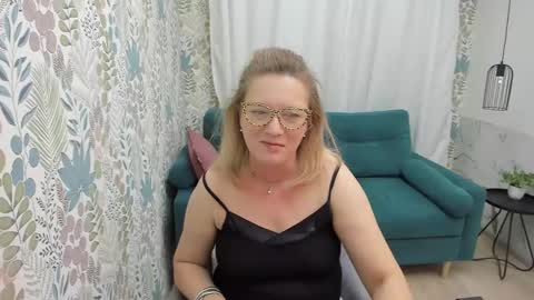 Lea online show from February 22, 2025, 8:18 am